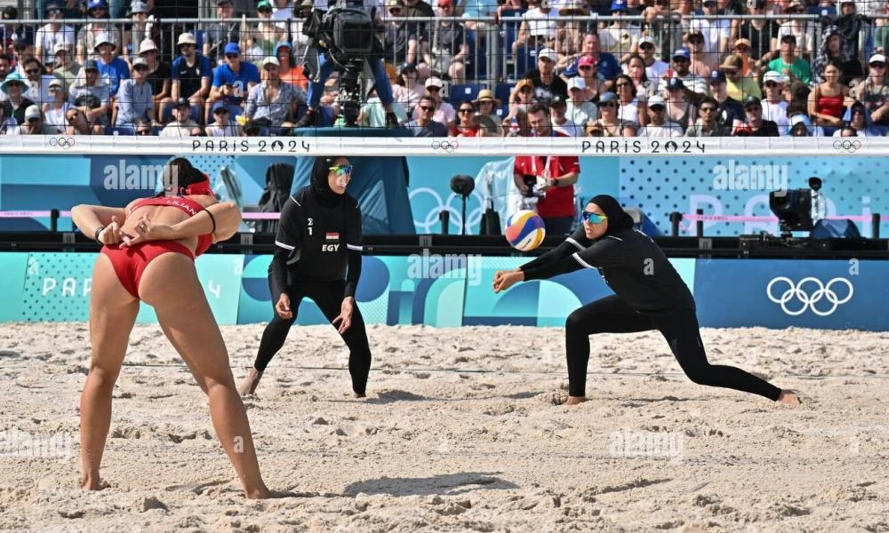 Η ομάδα Beach Volley γυναικών της Αιγύπτου αγωνίστηκε απέναντι στην Ισπανία: «Θέλω να παίξω με το χιτζάμπ μου, θέλει να παίξει με μπικίνι. Σεβατείτε το»